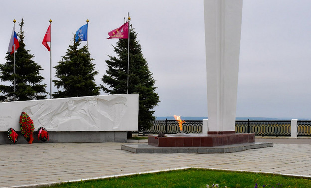 В Кировской области обслужили 28 мемориалов с Вечным огнём