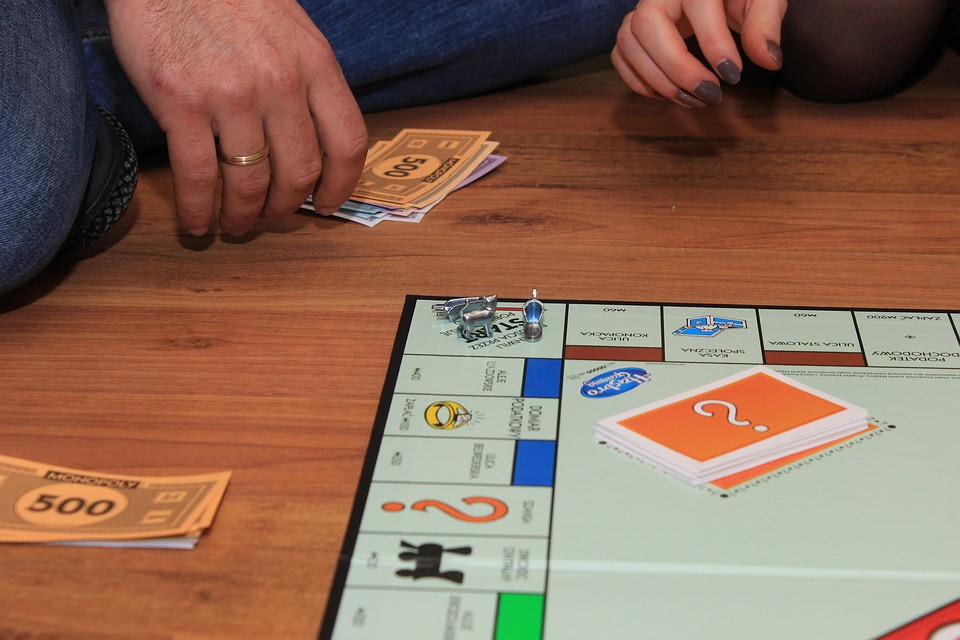 Play Monopoly Board Game Online Free Without Downloading