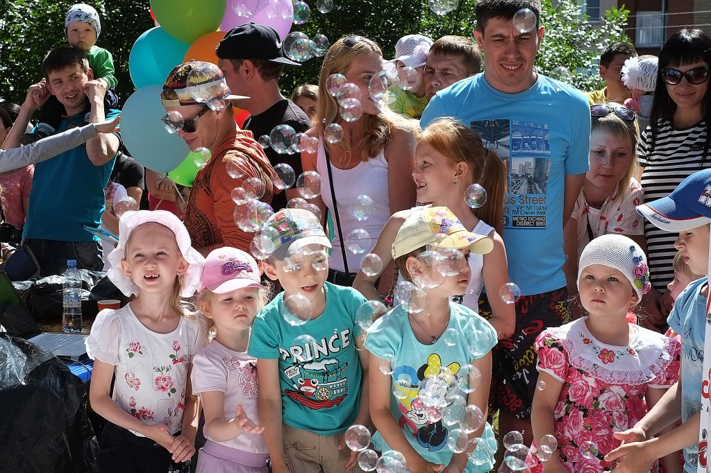 День молодежи в Кирове: новый фонтан и мыльные пузыри. Фоторепортаж