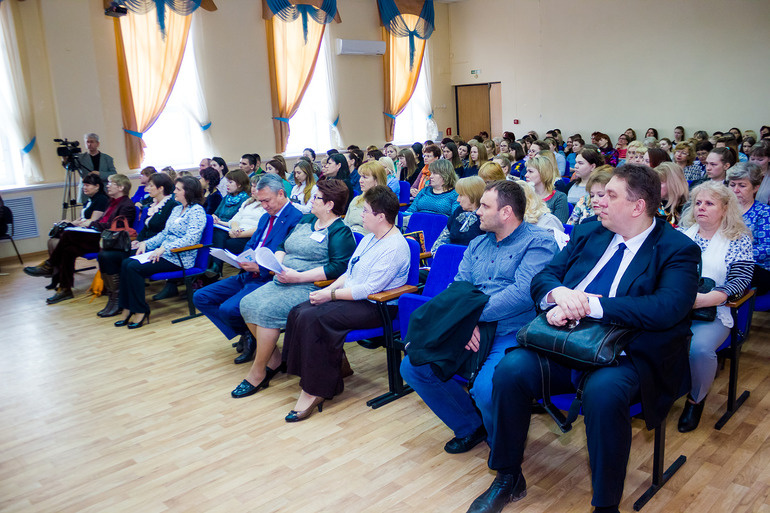 При поддержке Рахима Азимова прошёл первый областной семинар по работе школьных служб примирения