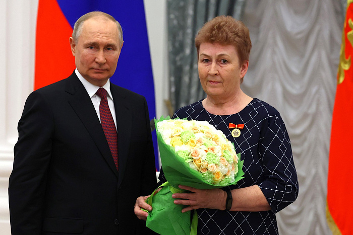 В числе девяти педагогов, которых наградил Владимир Путин, двое из Кировской области