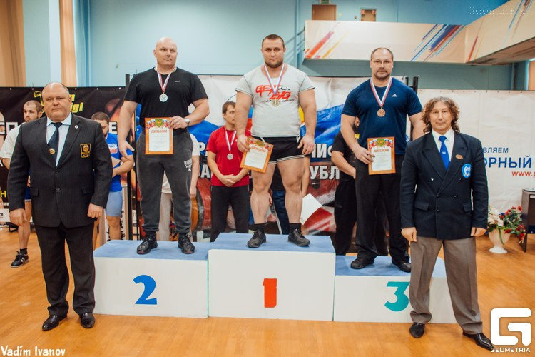 Спортсмены Кировской области стали победителями чемпионата Приволжья по жиму лёжа