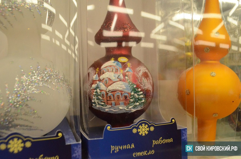 Чем украсить ёлку? Обзор новогодних игрушек, которые можно купить в кировских магазинах