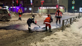 На улицах Кирова возобновили ямочный ремонт дорог