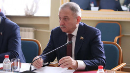 Владимир Быков назвал глупостью петицию о своей отставке