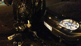 Четыре машины и два пешехода: ночью в Кирове водитель «Приоры» спровоцировал массовое ДТП с пострадавшими