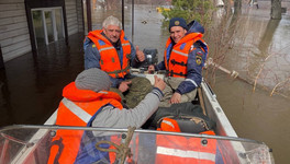 Кировские спасатели эвакуировали из зоны затопления в Оренбурге 300 человек