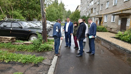 «Почему сразу не проложить тротуар, как удобно жителям?» Илья Шульгин провёл рейд по Ленинскому району