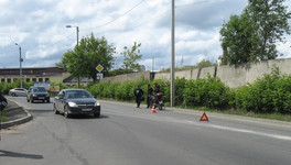 В Кирове мотоциклист врезался в столб: его увезли на скорой