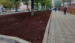 На улицах Кирова понижают уровень газонов