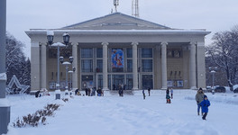 Площади у Филармонии хотят дать имя композитора Петра Чайковского