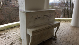 Пианино в ротонде Александровского сада заменят на новое