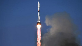 На уличных экранах в России начнут показывать запуск космических ракет