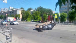 В Кирове легковушка после столкновения перевернулась на крышу