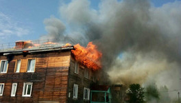 В Вересниках загорелся двухэтажный жилой дом