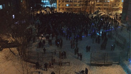 Новогодняя дискотека на Кольцова собрала сотни кировчан