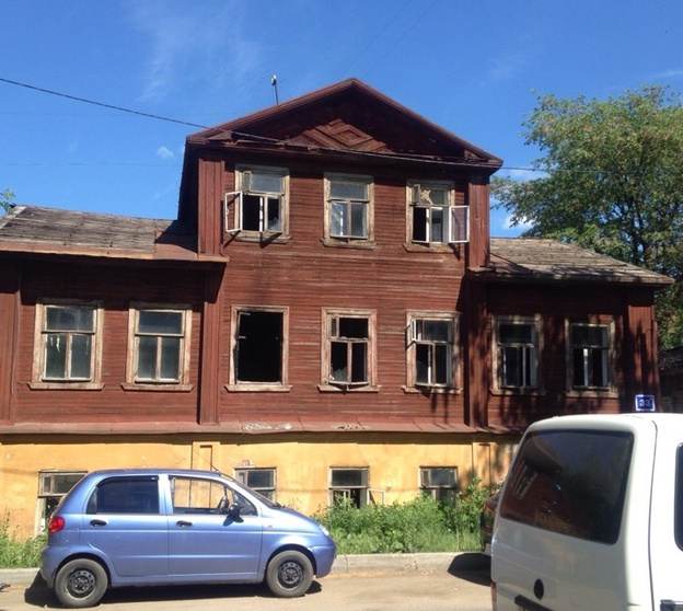 Мэрия продаёт два здания в исторической части Кирова
