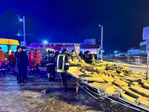 В Казахстане во время обрушения кафе погибли два человека