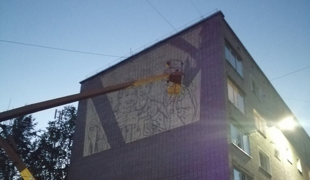 На фасаде дома в Омутнинске появится ещё одно граффити