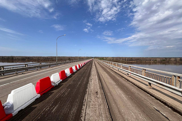 В Советском районе начали ремонтировать мост через реку Вятку