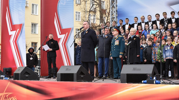 В колонне «Бессмертного полка» в Кирове прошли 12 тысяч человек