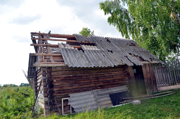 Два мощных смерча в Кировской области разрушили дома и повалили сотни гектаров леса