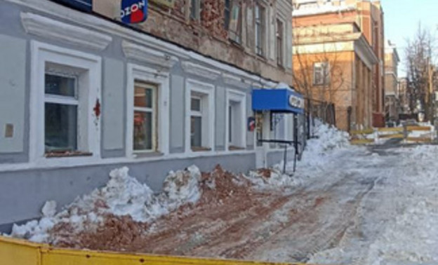 «Угрозы для жильцов нет». Глава администрации прокомментировал частичное обрушение стены дома на улице Ленина