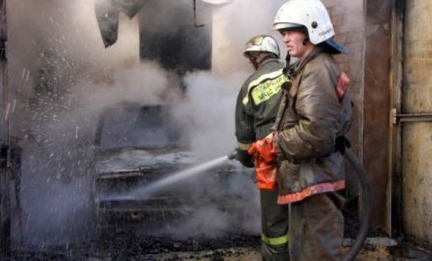 В Кировской области сгорела баня и гараж с автомобилем