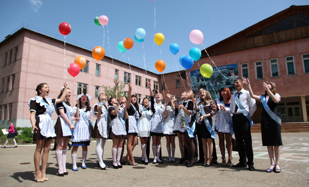 24 мая в кировских школах прозвенит "Последний звонок"