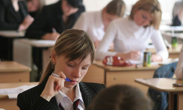 Кировские школьники готовятся написать итоговое сочинение
