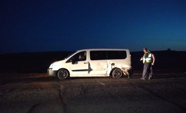 На трассе в Кировской области водитель «ВАЗа» устроил тройное ДТП с пострадавшими и скрылся