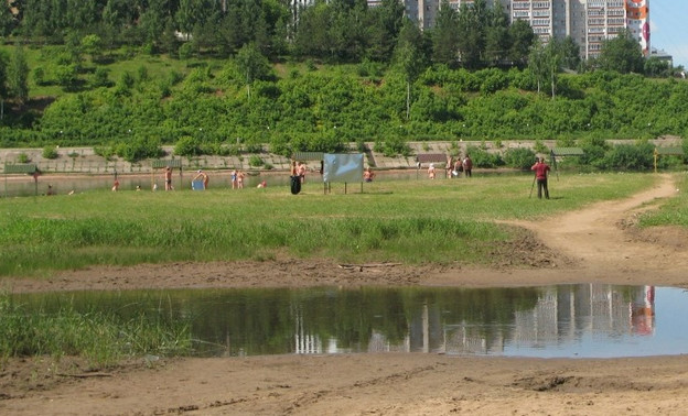 В Кирове открыли городской пляж, но купаться не разрешили