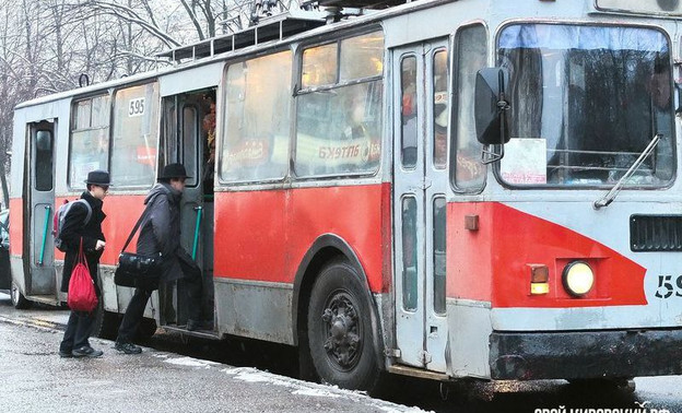 Из-за обрыва проводов на Лепсе встали троллейбусы