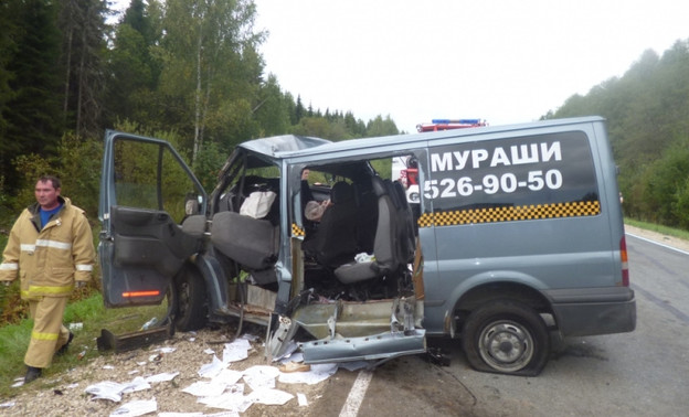 Шесть человек погибли в ДТП на трассе в Кировской области (ФОТО)