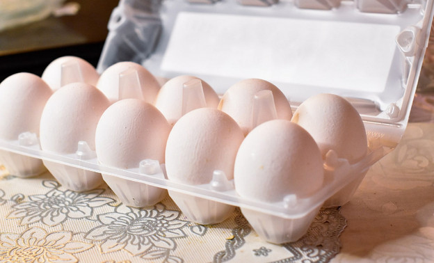 ФАС начала проверку крупных торговых сетей из-за цен на яйца