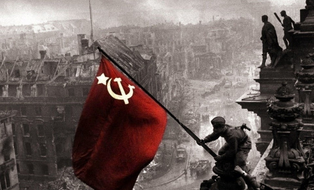 МИД России официально признал, что Григорий Булатов первым установил флаг на Рейхстаге