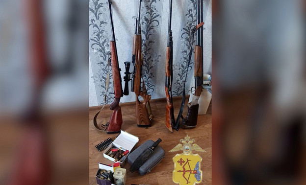 Останки лосей, колбаса и огнестрельное оружие: в Кировской области выясняют обстоятельства незаконной охоты