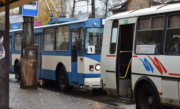 В администрации Кирова объяснили причину сокращения автобусов на городских маршрутах