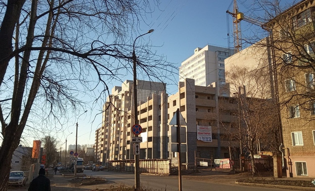 Достроить дом дольщиков на Пугачёва мешает запрет судебных приставов