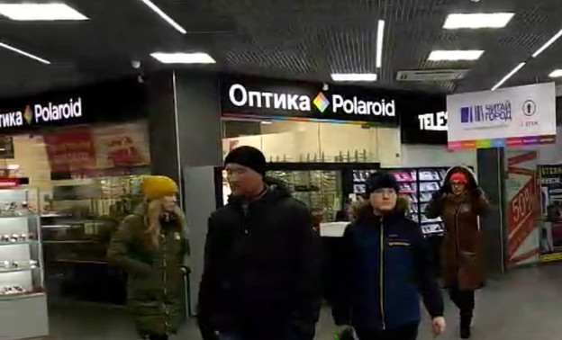 Прямо сейчас в Кирове эвакуируют персонал и посетителей торгового центра «Крым» (ВИДЕО)