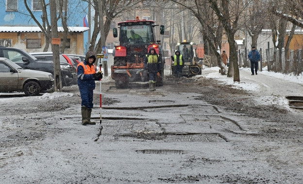 На 30-ти кировских улицах сделали ремонт с литым асфальтобетоном