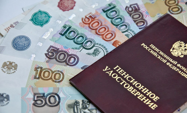 В Кировской области пенсионер получает в среднем 13,8 тысяч рублей