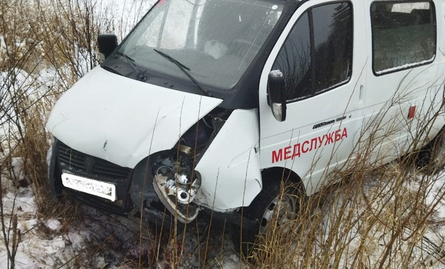 В Юрьянском районе опрокинулась машина скорой помощи