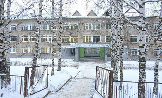Аварийное здание у школы в посёлке Краснооктябрьском снесут летом