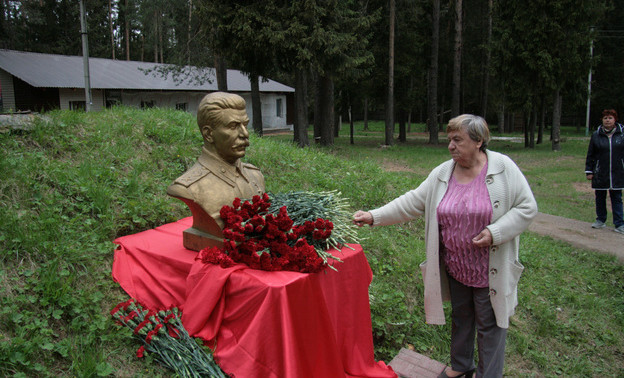 Жертвы политических репрессий проведут пикет против установки памятника Сталину