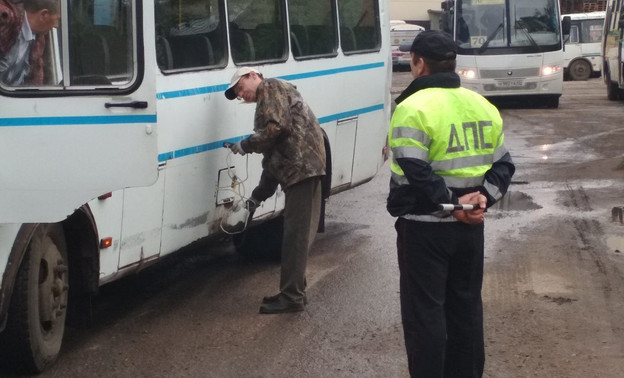 Кировчан возят на неисправных автобусах, которые нельзя эксплуатировать