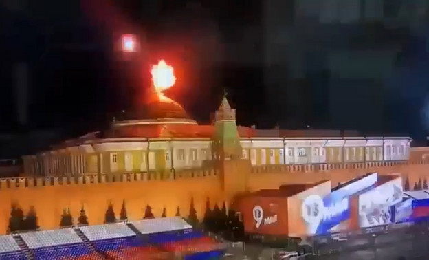 Опубликованы видео атаки беспилотника на Кремль