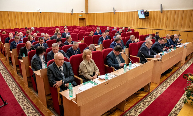 В Кировской области предложили сокращать не только депутатов, но и чиновников