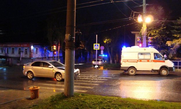 Машина скорой помощи попала в аварию на Воровского: есть пострадавшие