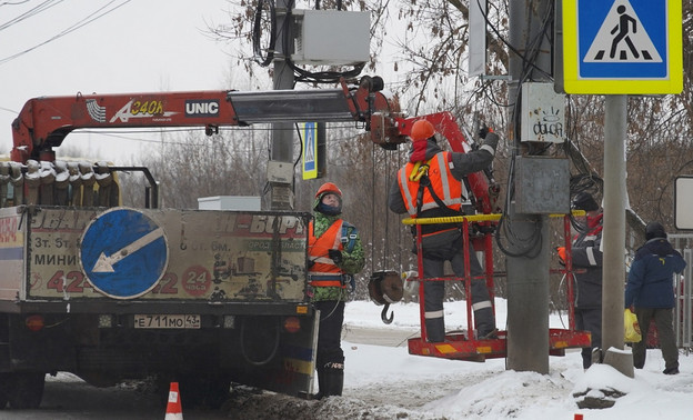 Три светофора в Кирове начнут работать до конца дня